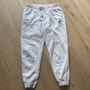 super light grey nike sweatpants, great condition